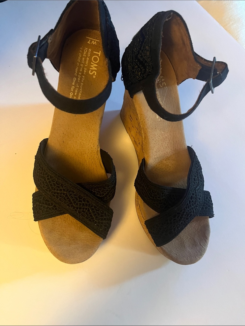 Tom’s ladies wedge lace shoes